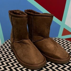 Fleece lined boots